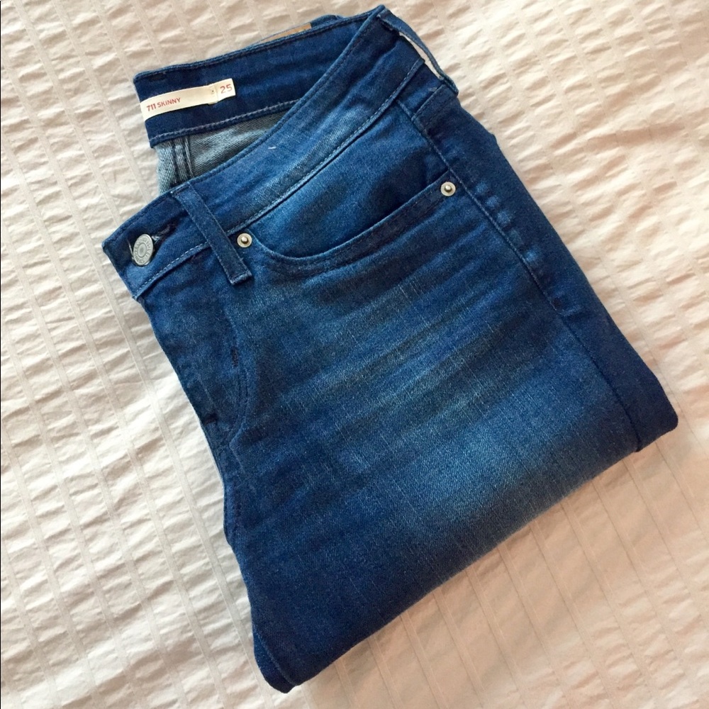 Levi’s 711 skinny jeans